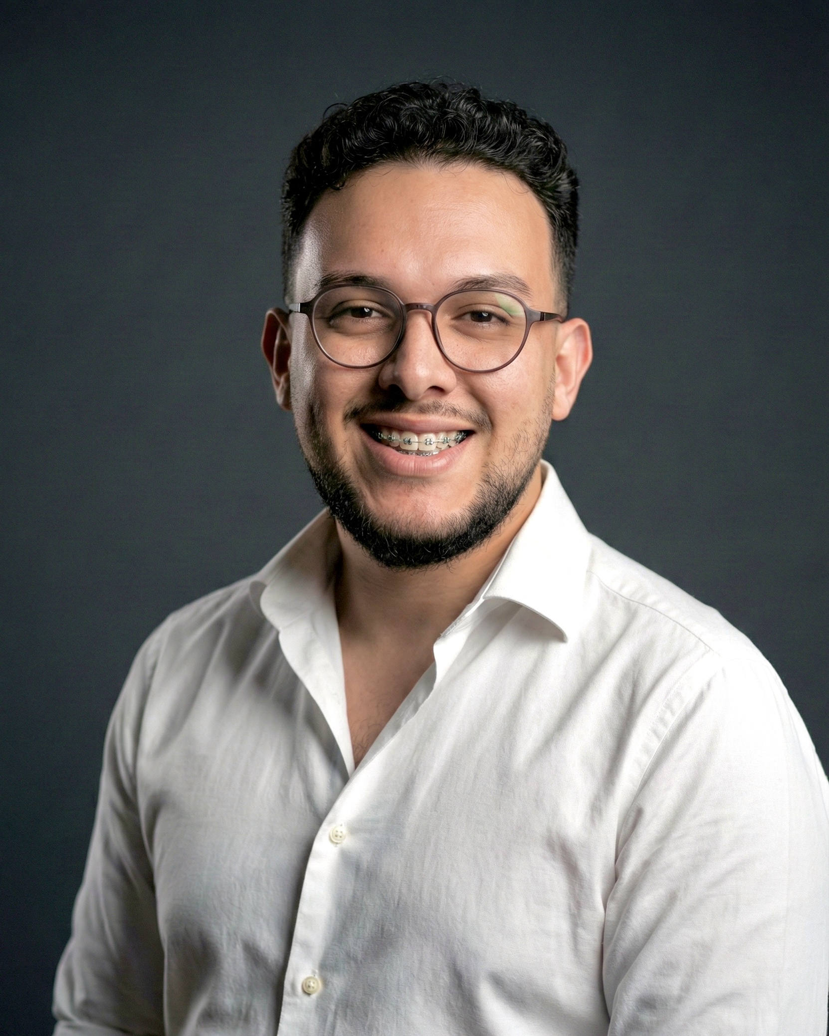 Cristián Hernández en su negocio